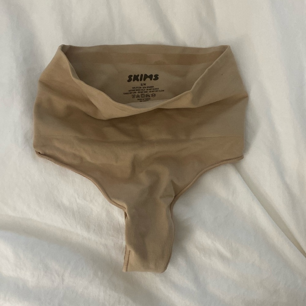Skims shape wear
